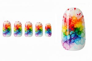 インク・水彩ネイル30選!じゅわっと滲む繊細なニュアンスデザインカタログ 3 08-23_レインボー・スプラッシュ (Rainbow Splash Ink)