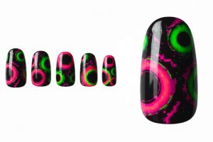 インク・水彩ネイル30選!じゅわっと滲む繊細なニュアンスデザインカタログ 7 08-27_ネオン・インク・サイバー (Neon Ink Cyber)