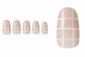 インク・水彩ネイル30選!じゅわっと滲む繊細なニュアンスデザインカタログ 8 08-28_ミルクティー・水彩チェック (Milk Tea Watercolor Check)