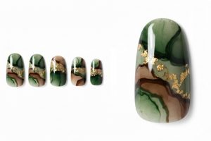 インク・水彩ネイル30選!じゅわっと滲む繊細なニュアンスデザインカタログ 10 08-30_ディープ・フォレスト・インク (Deep Forest Ink)