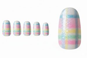 オーロラ・氷ネイル30選!うるうるネイルの透明感デザインカタログ 3 09-13_オーロラ・チェク・ポップ (Aurora Check Pop)