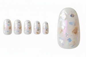 オーロラ・氷ネイル30選!うるうるネイルの透明感デザインカタログ 5 09-15_パール・シェル・オーロラ (Pearl Shell Aurora)