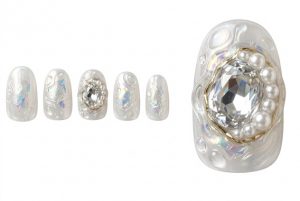 オーロラ・氷ネイル30選!うるうるネイルの透明感デザインカタログ 10 09-30_ロイヤル・ビジュー・氷 (Royal Bijou Ice)