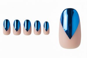 Y2K・サイバーネイル30選!平成レトロと近未来が融合するネイルチップカタログ 2 12-12_メタリック・フレンチ・サイバー (Metallic Cyber French)