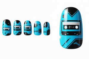 12-22_ネオン・カセット・テープ (Neon Cassette Tape)