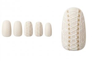 ブライダル・ウェディング30選!一生に一度の輝きを指先に纏うネイルカタログ 3 13-03_グレース・レース・コルセット (Graceful Lace Corset)