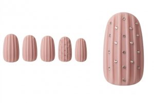 ブライダル・ウェディング30選!一生に一度の輝きを指先に纏うネイルカタログ 1 13-11_サテン・プリーツ・バーティカル (Satin Pleats Vertical)