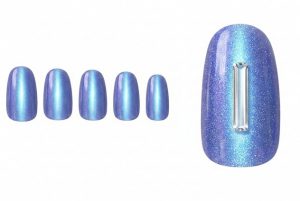 ブライダル・ウェディング30選!一生に一度の輝きを指先に纏うネイルカタログ 7 13-27_オーロラ・バーティカル・ビーム (Aurora Vertical Beam)