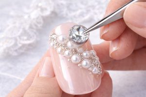 プロの技術解説（パーツの石留め）