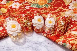 振袖と和柄ネイルのトータルコーディネート