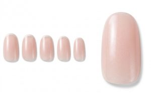 彼のご両親へご挨拶。緊張の初対面30選!品格ある指先マナー 5 22-15_朝露のシェルパウダー (Morning Dew Shell Powder)