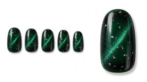 大人なBarで乾杯。夜のデート30選!色気漂う深みカラー 10 25-10_真夜中のエメラルド (Midnight Emerald Jewel)