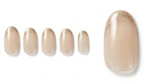 格式高いホテルウェディング参列30選!お祝いのお呼ばれネイル 3 29-03_祝杯のシャンパンゴールド・フレンチ (Celebration Gold Skinny French)