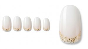 33-23_乳白色の金箔フレンチ (Milky White & Gold Foil French)