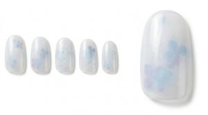 35-27_朝靄のシアーホワイトと紫陽花 (Morning Mist & Pale Hydrangea)