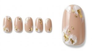 39-25_ヌードベージュの金箔塗りかけ (Nude Beige & Gold Foil Smudge)