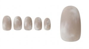 42-06_霧降る高原のグレージュ (Misty Highland Greige)