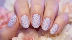 51-21_春風のラベンダー・レオパード (Lavender Breeze Leopard)